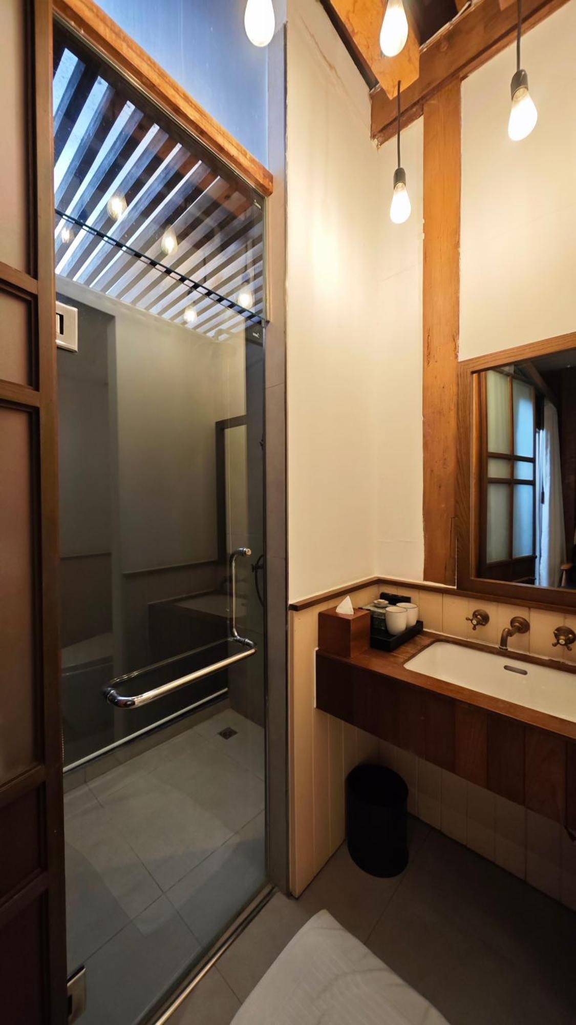 Chann Bangkok Noi Exterior photo